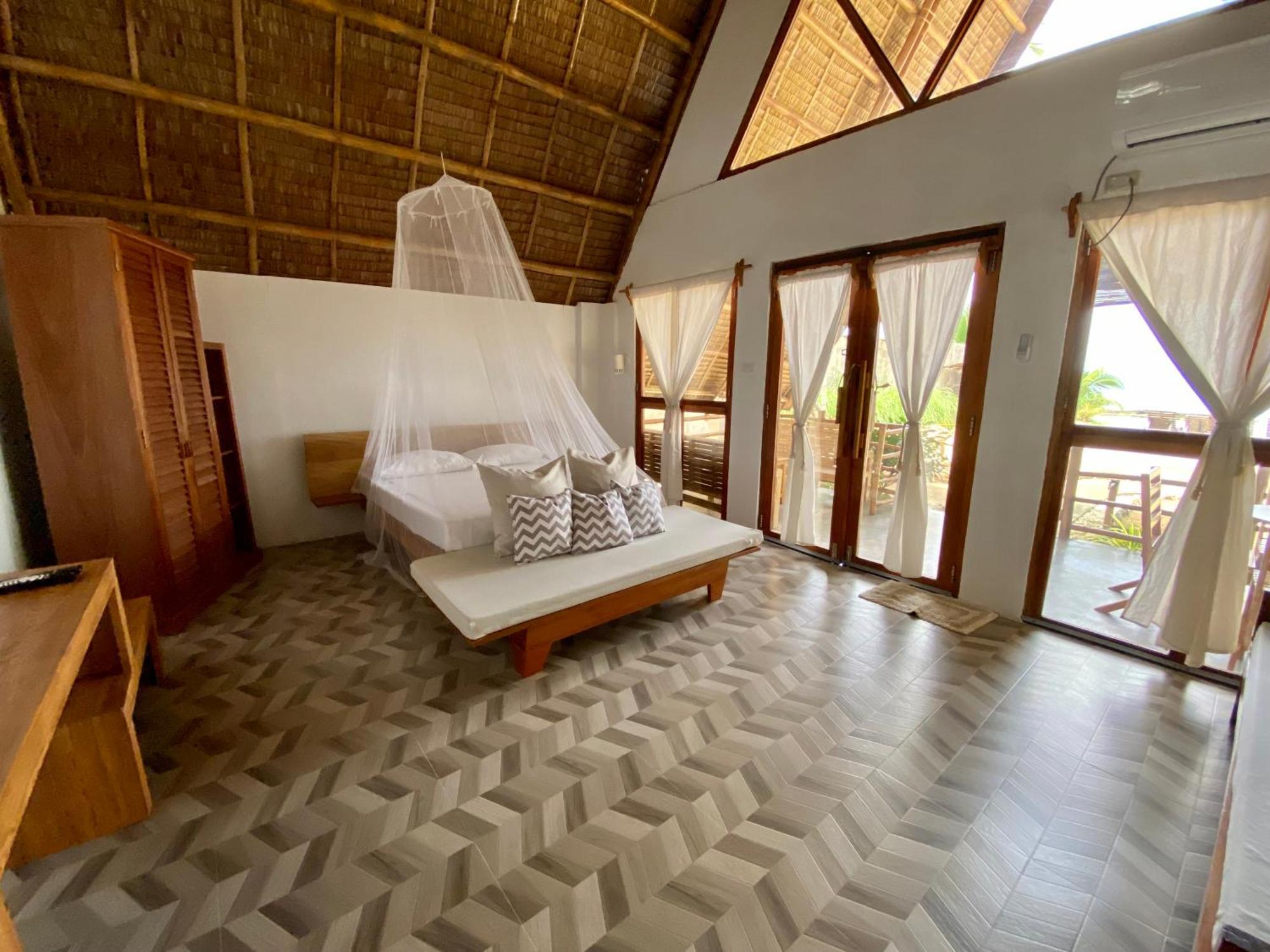 Surya Beach Resort Palawan Aborlan Exterior foto